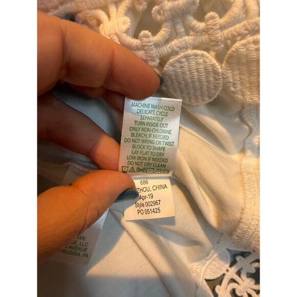 Lilly Pulitzer Hayes Top Resort White Eyelet Trim | Size Medium | NWT - Picture 6 of 6